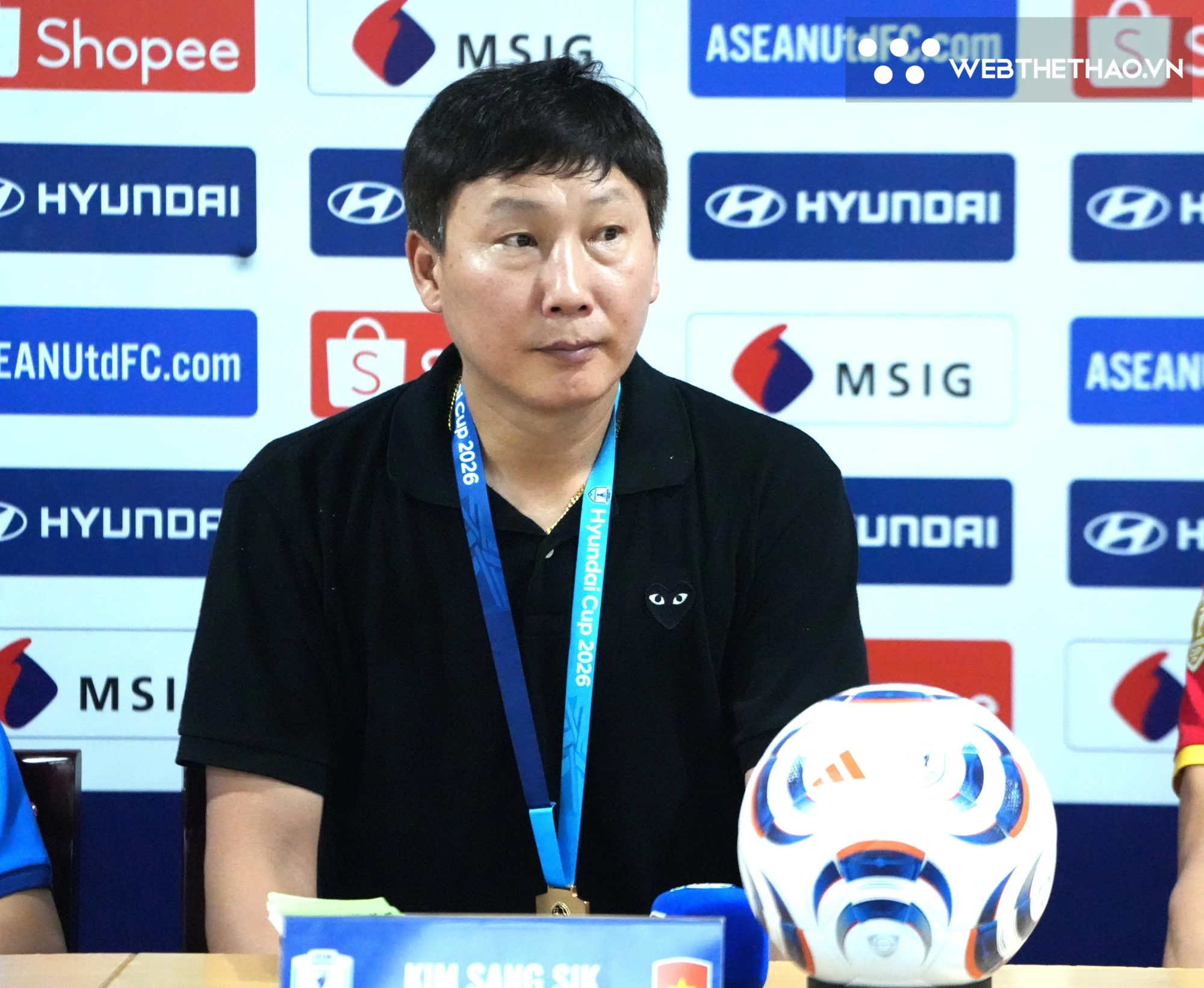 HLV Kim Sang Sik thừa nhận là "King Sang Sik" nhưng chỉ ngày Việt Nam đăng quang ASEAN Cup 2026. Ảnh: Trần Khánh