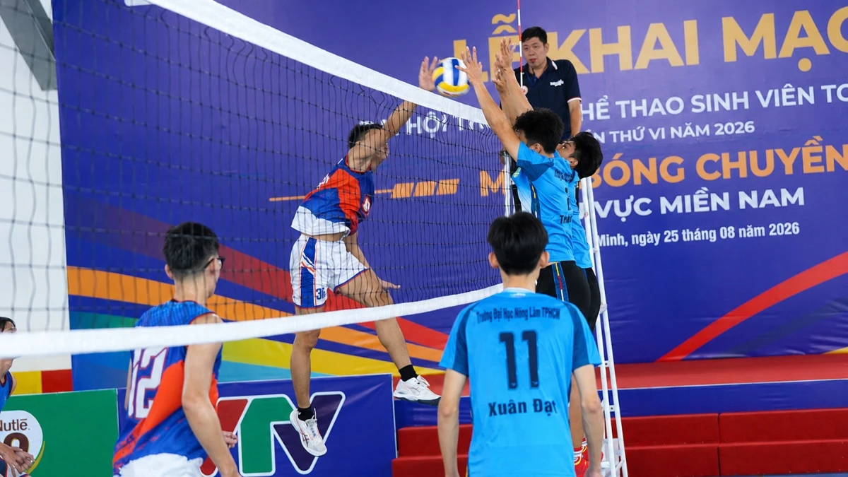 UIT thắng kịch tính sau ba set đấu