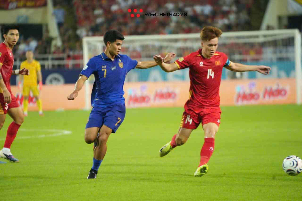 Nếu Kakana thành công trên chấm phạt đền, lợi thế 2-0 của Việt Nam gần như bị xóa sạch.