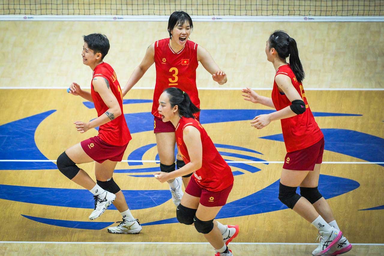 Không chỉ là thủ lĩnh tinh thần, Thanh Thúy đang trở thành một trong những tay đập hiệu quả nhất giải đấu (Ảnh: Volleyballworld)
