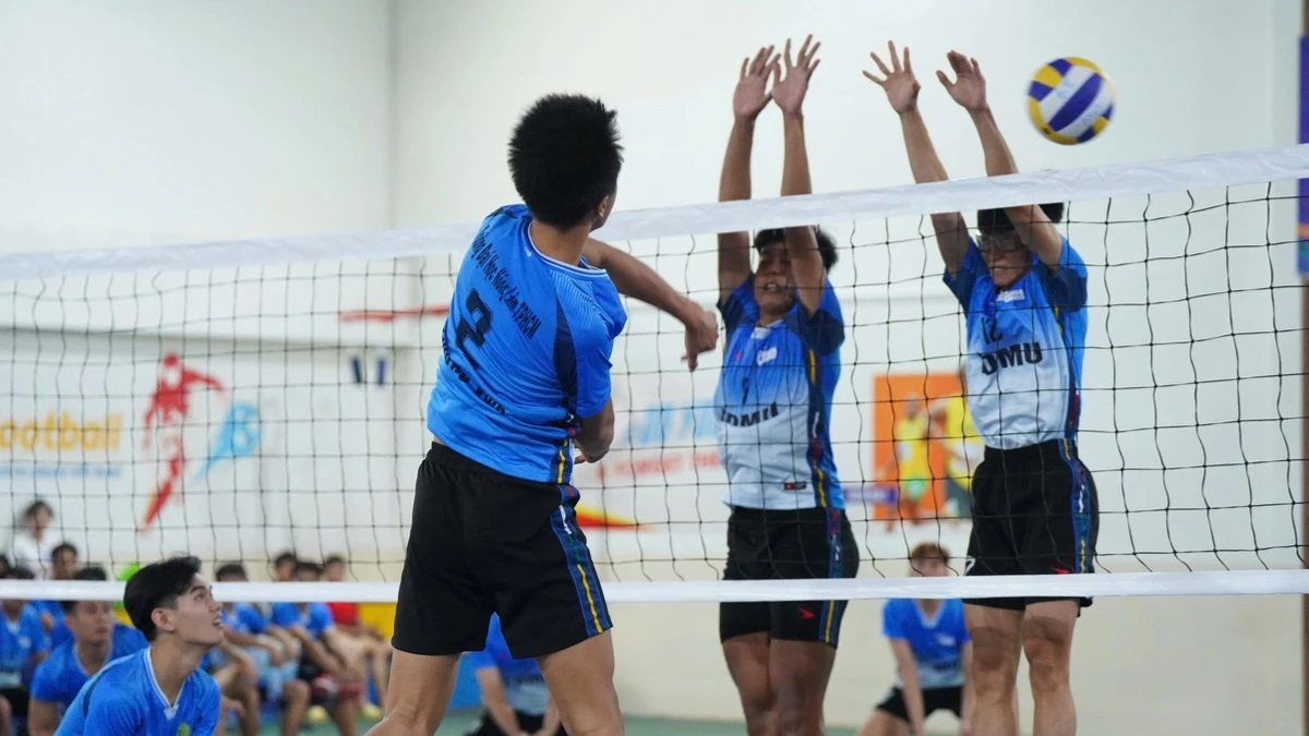 ĐH Thủ Dầu Một thắng nghẹt thở sau 3 set