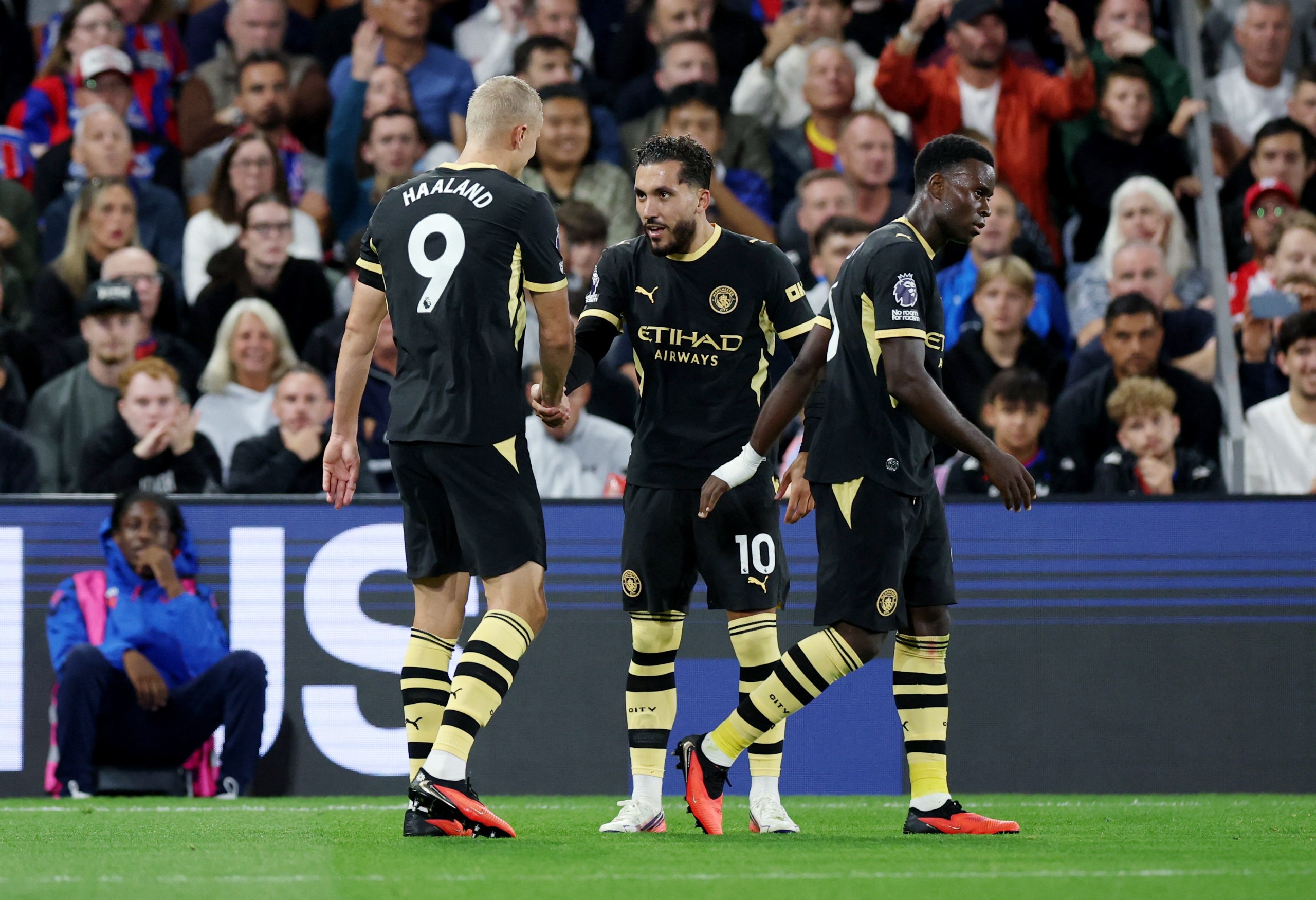 Cherki kết nối tốt với các đồng đội, đặc biệt là Haaland (Ảnh: Sky Sports)