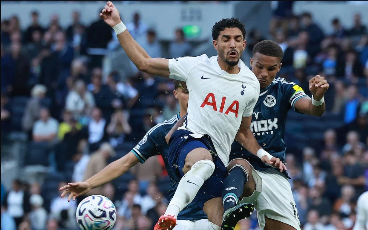 Omar Marmoush mờ nhạt trong thất bại của Tottenham (Ảnh: Neill Hall/Shutterstock)
