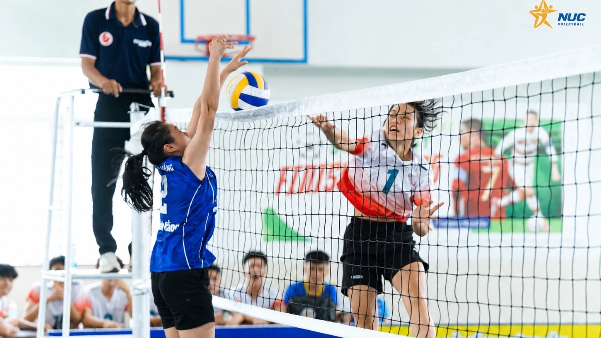 Các cô gái ngân hàng đón niềm vui chiến thắng tại NUC 2026
