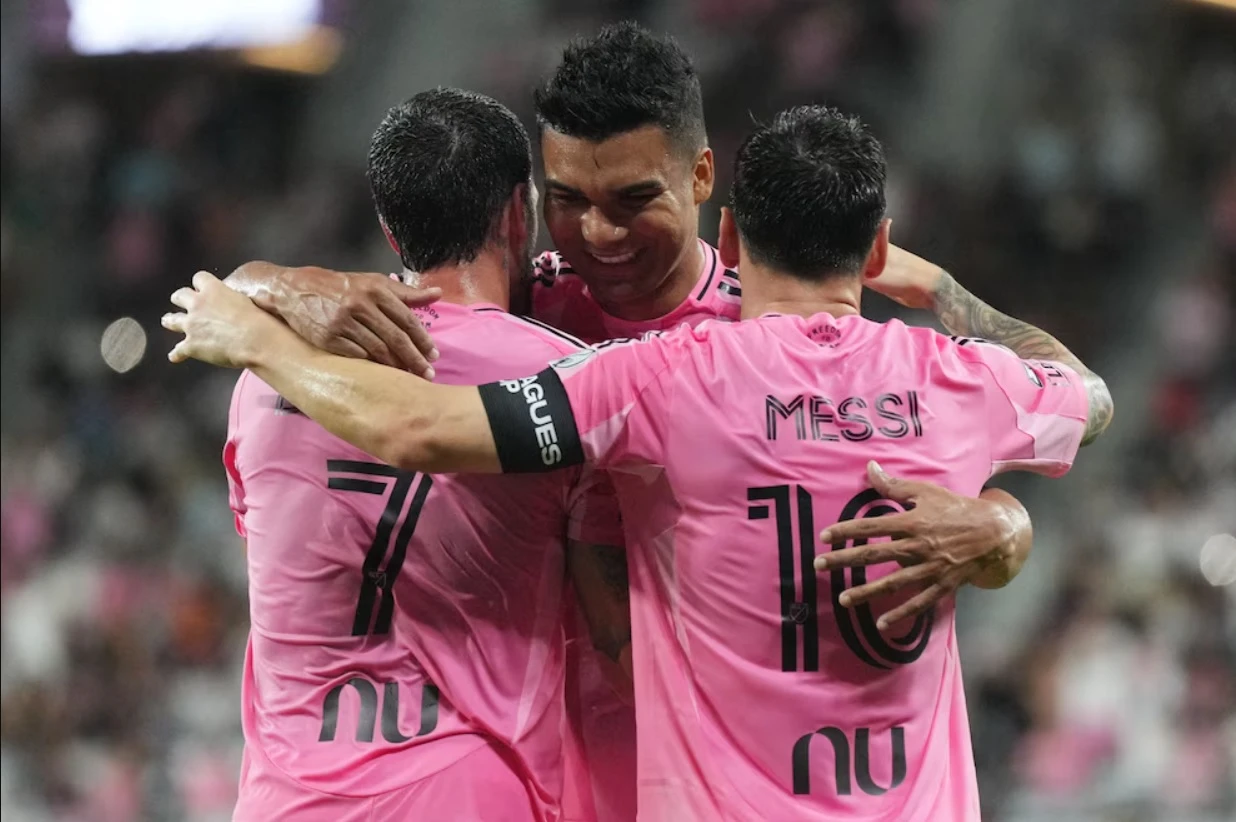 Casemiro, De Paul và Messi cùng nhau tại Inter Miami (Ảnh: Jim Rassol-Imagn Images)