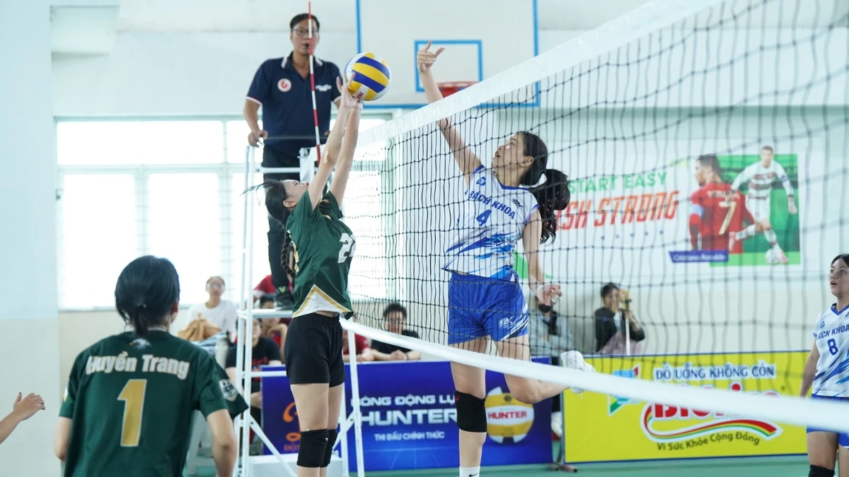 Bách Khoa nghẹt thở giành vé vào bán kết NUC 2026