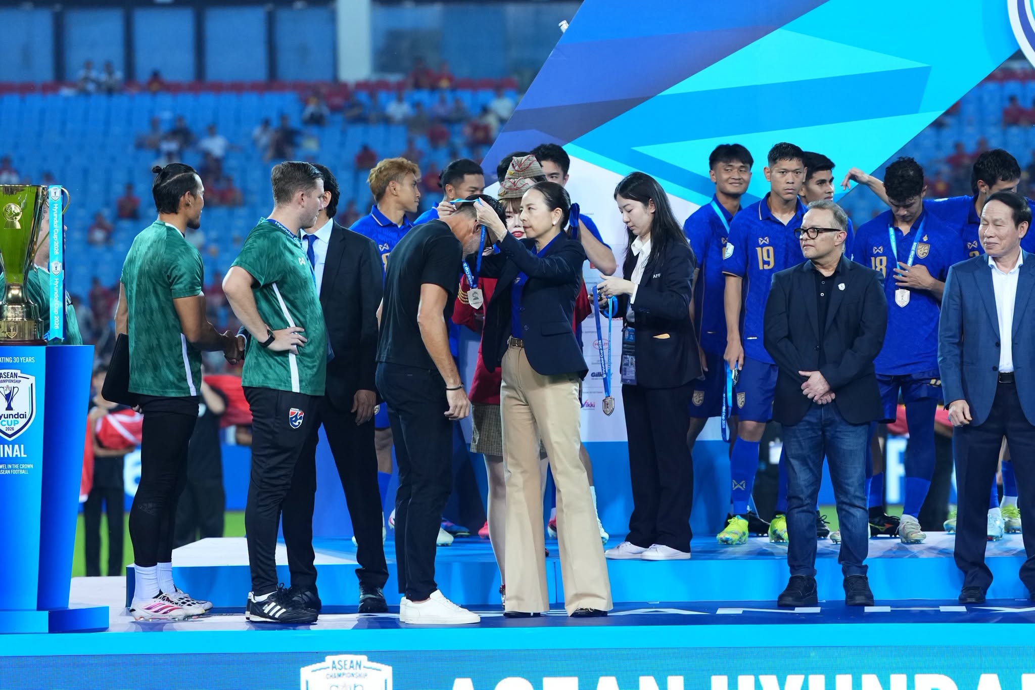 Madam Pang gắn bó lâu dài và có những cống hiến lớn với bóng đá nữ Thái Lan trước khi lên giữ chức chủ tịch LĐBĐ nước này. Ảnh: FAT