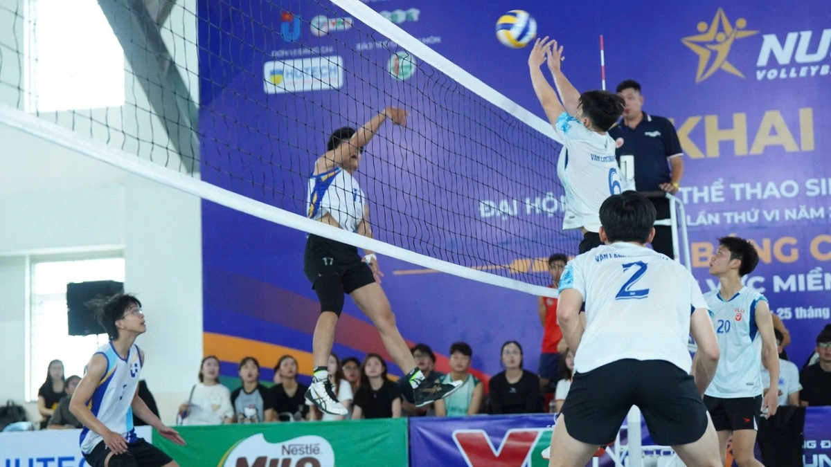 Văn Lang ngược dòng quả cảm, giành vé bán kết NUC 2026