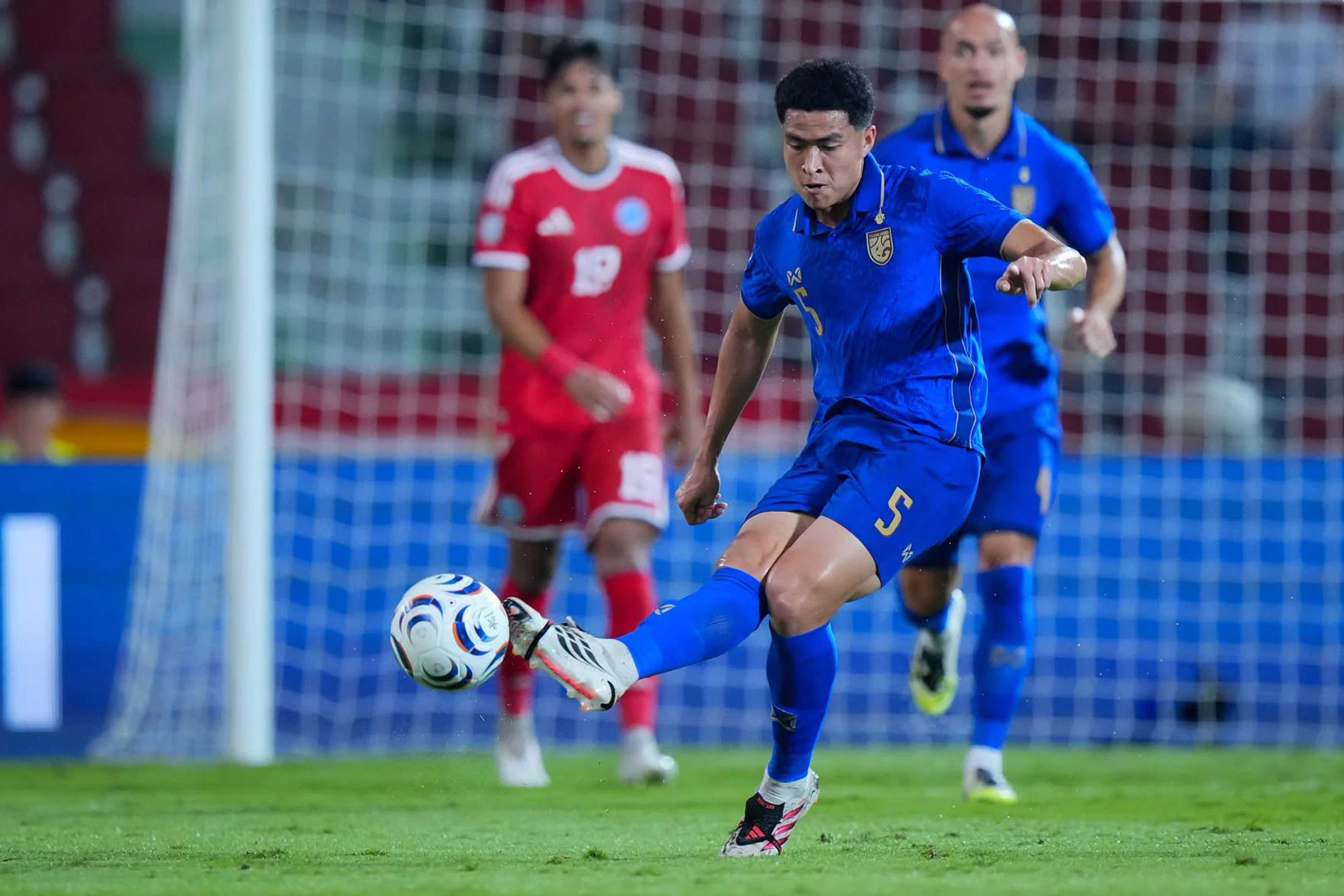 Seksan Ratree là trụ cột của ĐTQG Thái Lan ở ASEAN Cup 2026. Ảnh: FAT