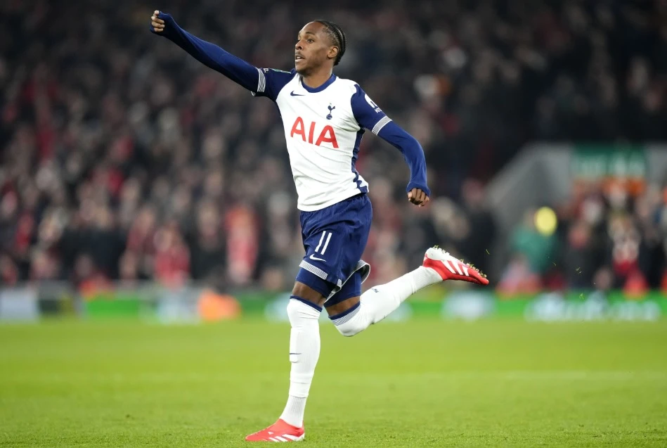 Mathys Tel dù đã quen với Ngoại hạng Anh nhưng vẫn không thành công ở Tottenham (Ảnh: The Independent)
