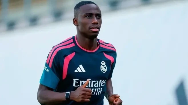 Real Madrid bất ngờ loại một ngôi sao trong đội hình dự Champions League