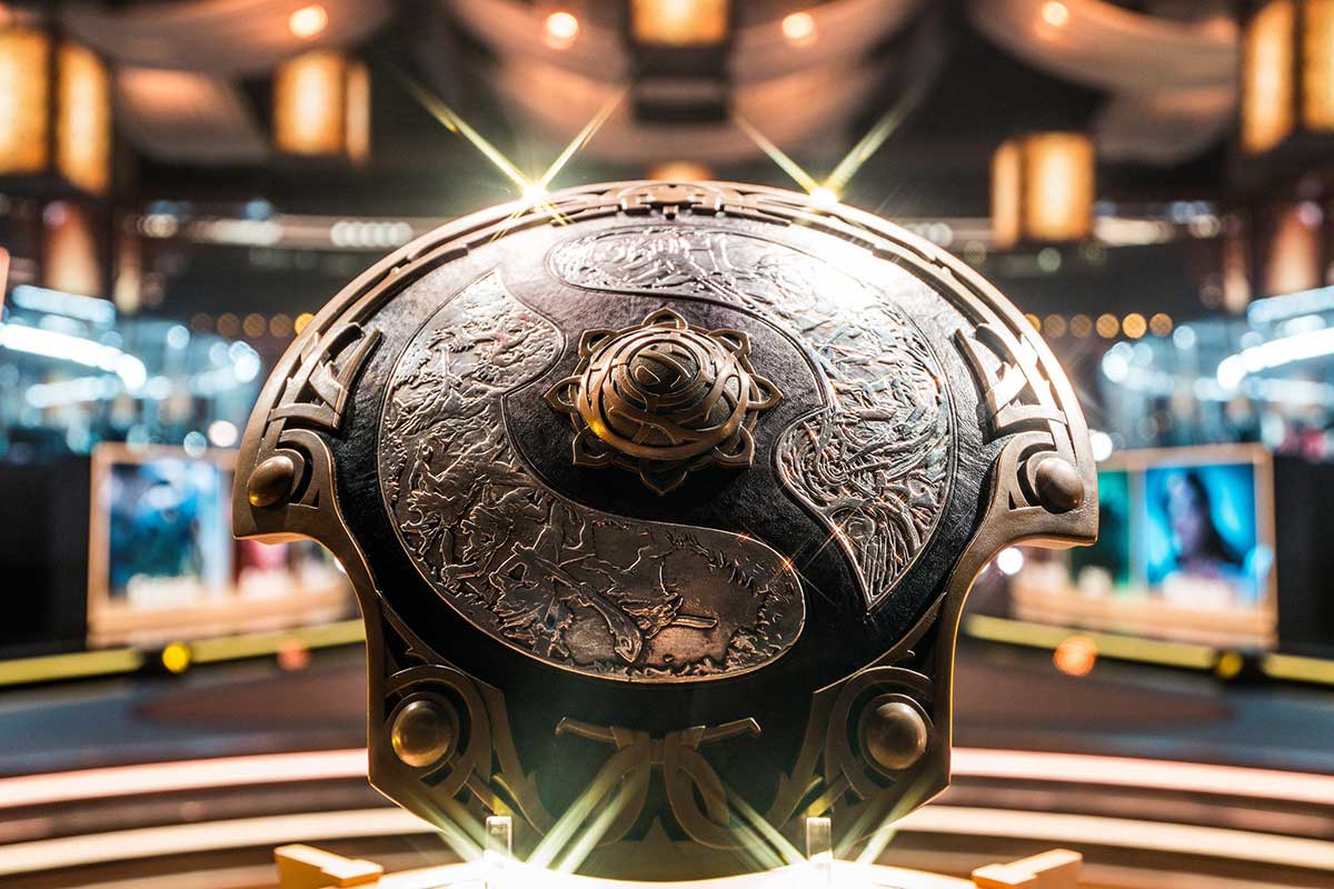 The Aegis - Chếc khiên biểu tượng dành cho nhà vô địch (Ảnh: Flickr)