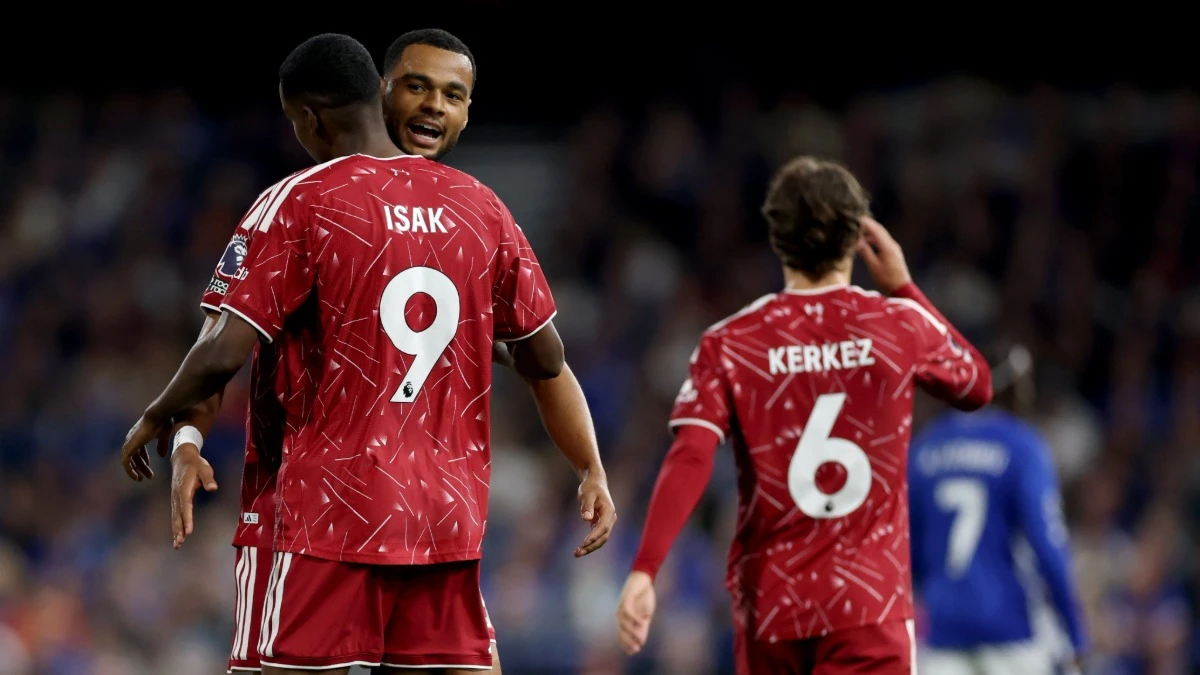 Isak và Gakpo cùng thăng hoa, Liverpool tìm thấy lời giải cho hàng công 250 triệu bảng