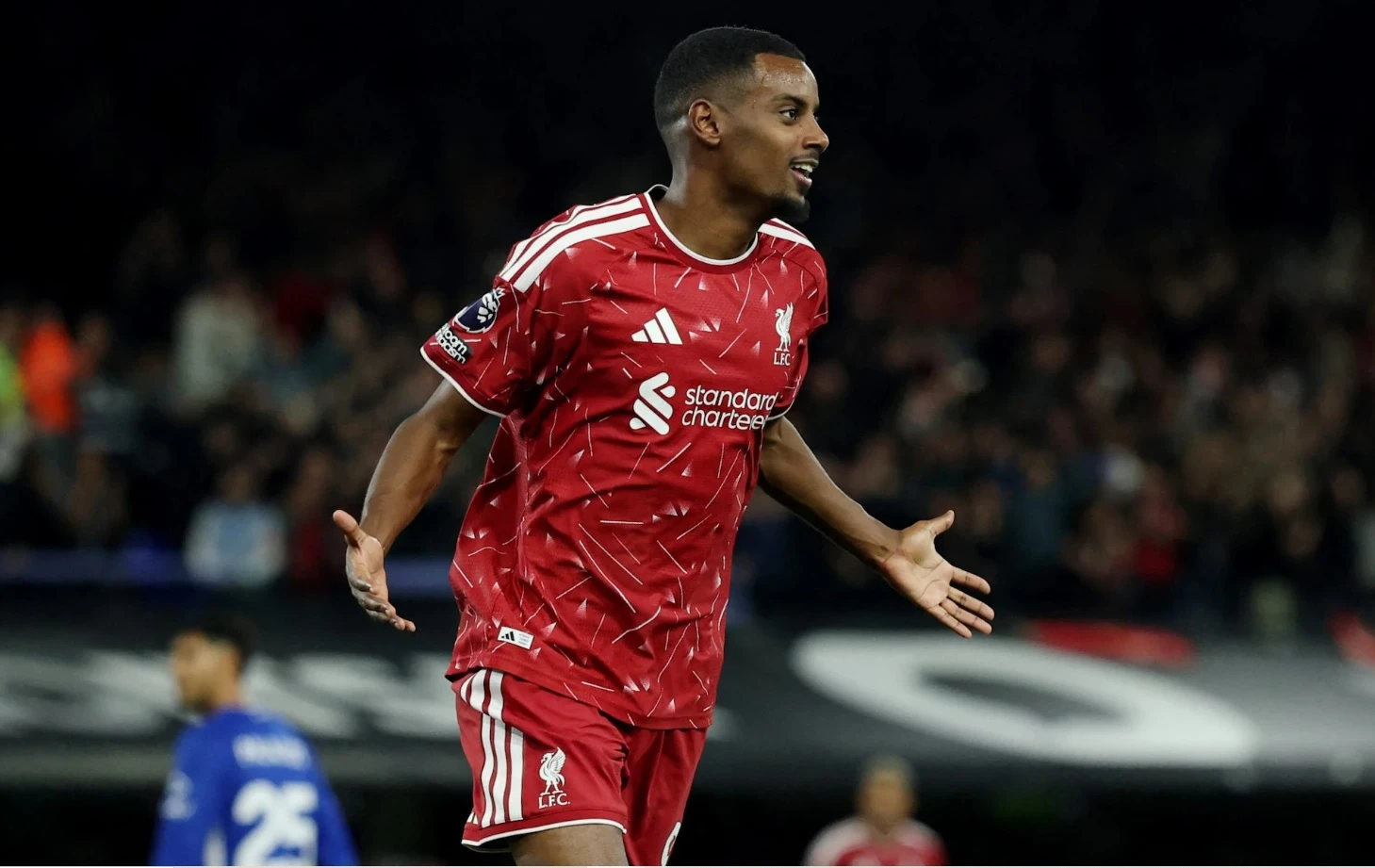 Isak đã có 3 bàn thắng 3 trận đầu tiên cùng Liverpool ở Ngoại hạng Anh (Ảnh: Reuters)