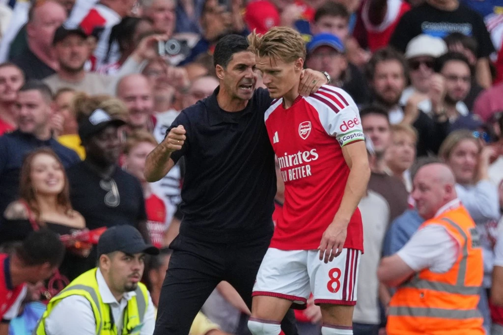 Odegaard đóng vai trò quan trọng trong hệ thống vận hành lối chơi của Arsenal (Ảnh: Sky Sports)