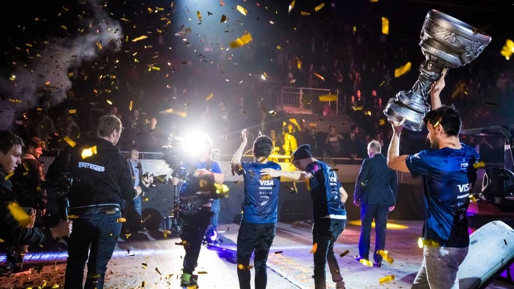 Phía sau tiền thưởng triệu USD: Esports đang “tiêu hao” tuyển thủ như thế nào?